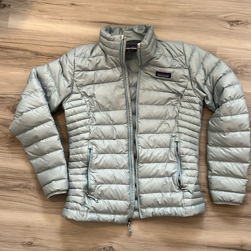 Patagonia women’s down sweater xs